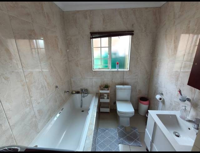 3 BEDROOM TOWNHOUSE FOR SALE IN WATERVAL EAST